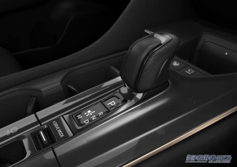 トヨタ新型クラウンクロスオーバー｜リヤビュー、すっきり「新デザイン」でイメージチェンジ。改良新型クラウンクロスオーバー発表【第5世代ハイブリッドシステムで出力も向上】
