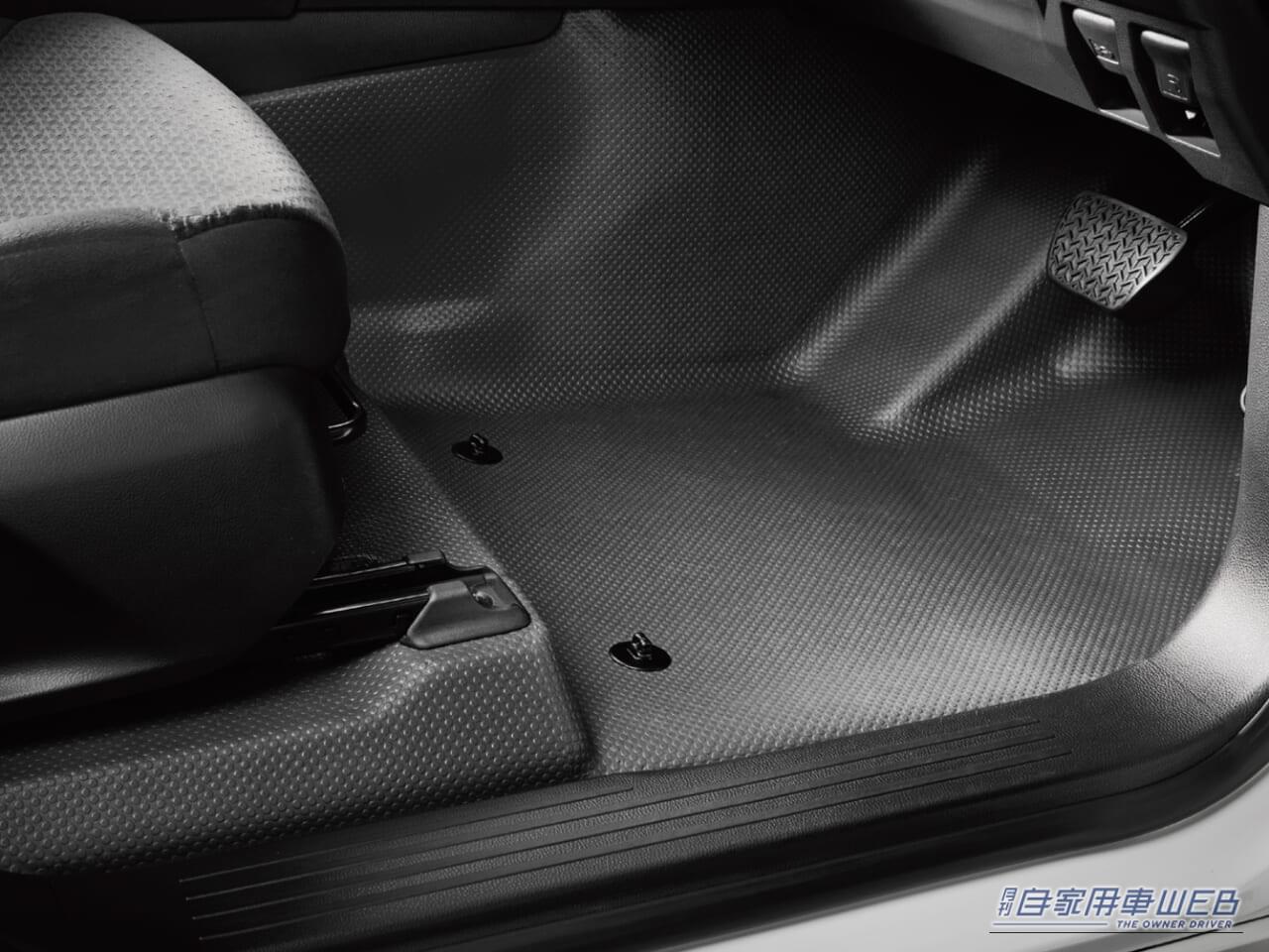 |【ついに登場】新型ランクル300一部改良!最新ハイブリッド&実用ディーゼルが新登場