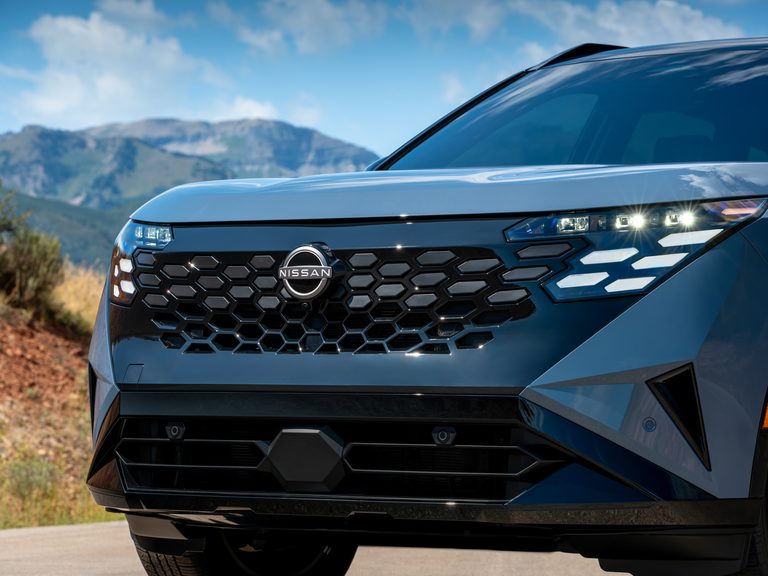 北米で新型ローグ（次期エクストレイル）発表！迫力フェイス＆車格向上で何が変わった？日産復活を導くキーモデルの特徴を解説