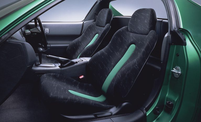 3代目 ＣＲ-Ｘデルソル（シート）｜【名車の光と影】時代に抗う“変身”は正解だったのか？ 軽量スポーツの異端児『ホンダCR-X＆CR-Z』