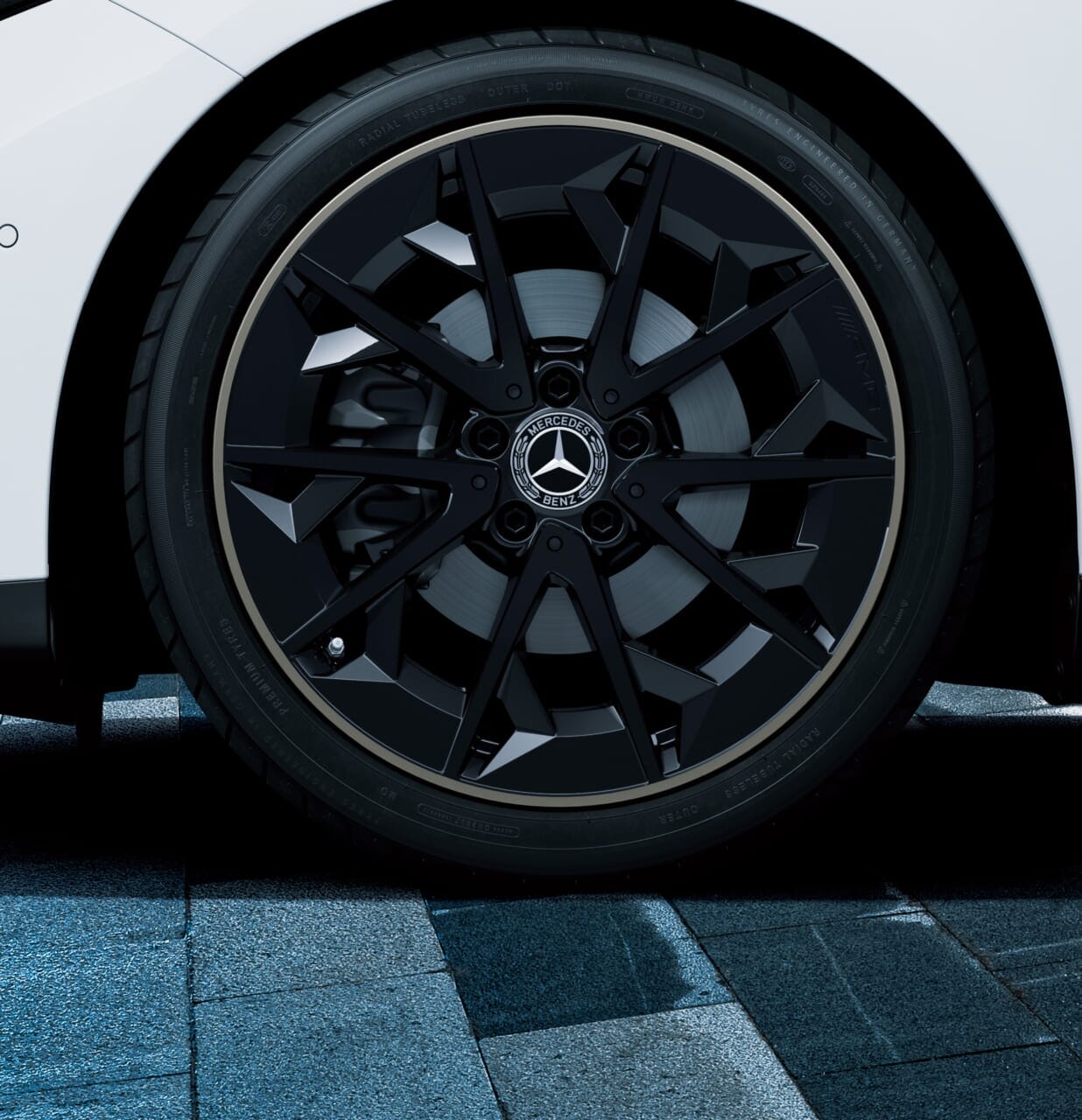 ｜メルセデスベンツ新型CLAシューティングブレークに、導入記念モデルが登場【人気の「AMGラインプラス」「ナイトパッケージ」を特別装備】