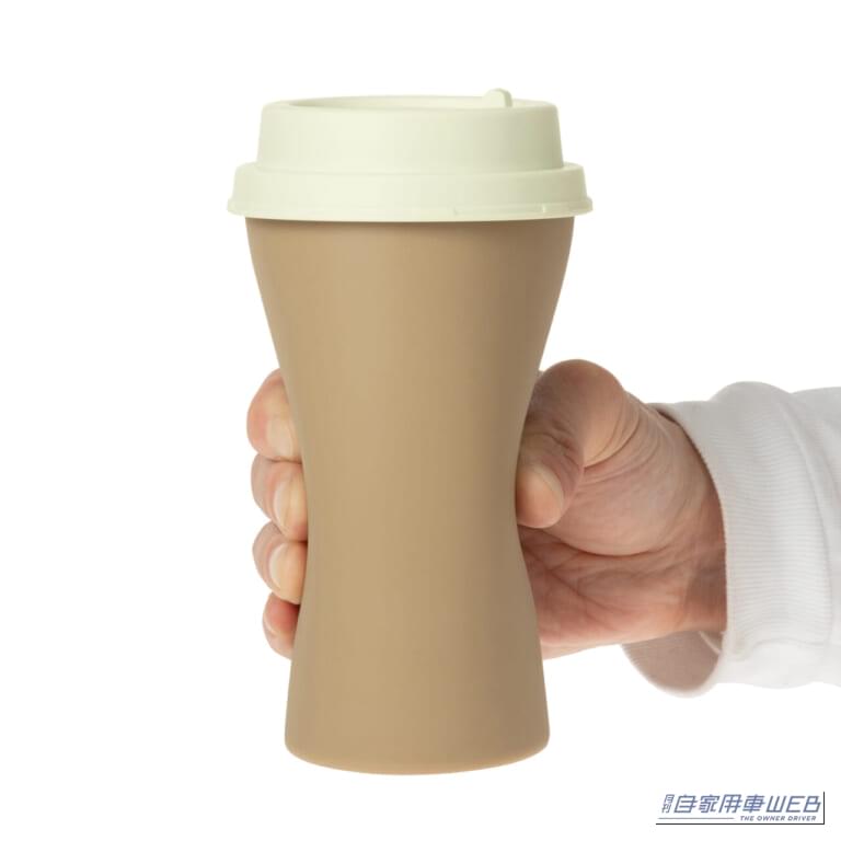 ソフトボトル素材だから衝撃音が鳴りにくい|「これ、ゴミ箱に見えない!」1000円ちょっとで車内の生活感と“カタカタ音”を抑える星光産業の「珈琲カップゴミ箱」