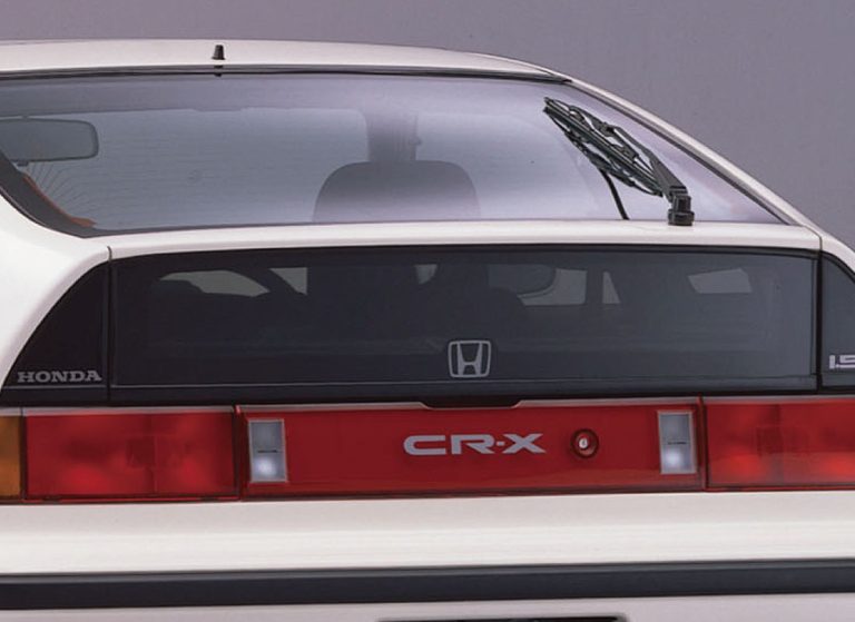２代目CR-X （リア・エクストラウインドウ）｜【名車の光と影】時代に抗う“変身”は正解だったのか？ 軽量スポーツの異端児『ホンダCR-X＆CR-Z』