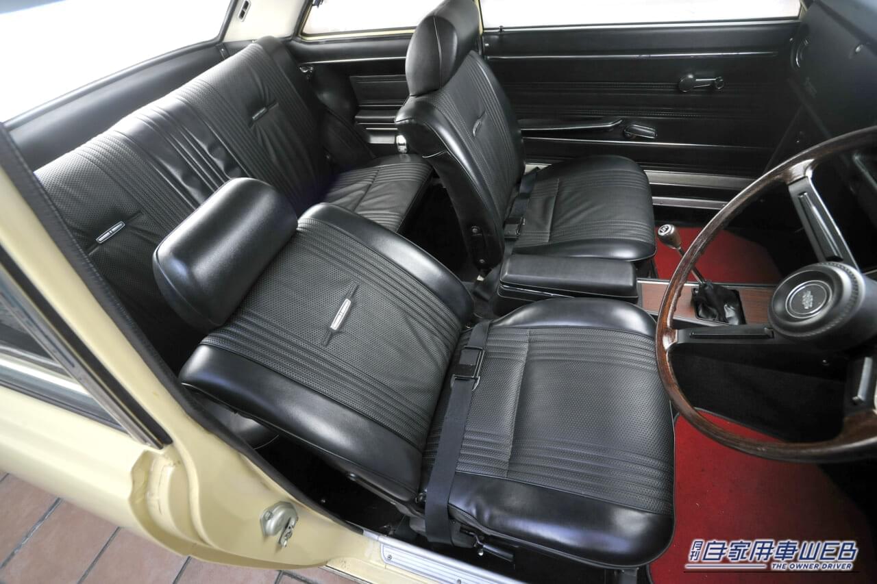 1970年式の「ダットサン・ブルーバード 2ドアクーペ 1600SSS」の室内、シート｜「国産車のデザインを根底から変えた…」時代を先取ったスーパーソニックラインが印象的な60年前の日産車。海外でも評価が高かった大ヒットモデル［ダットサン・ブルーバード（510型）］