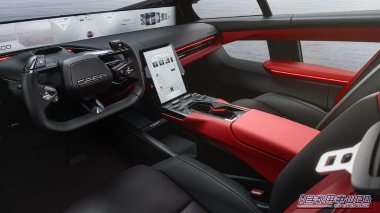 エグゾボット インテリア｜サウジ発の新型EV「EXOBOT」登場！ 1111馬力・1500Nmで0-100km/h加速2.1秒、全長5.26mの超大型セダン
