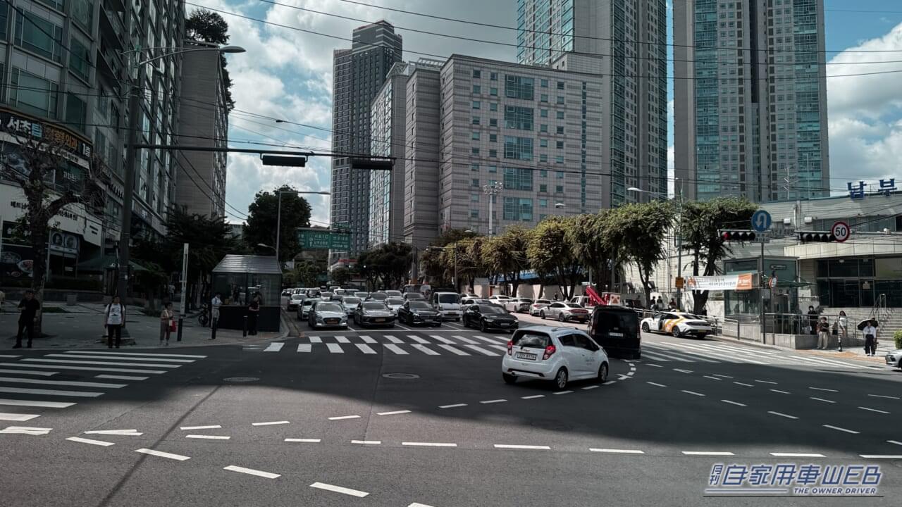|【韓国ソウル現地レポ】「セダンだらけ」の街並みと「日本以上の慢性渋滞」。現地で体感したクルマ事情