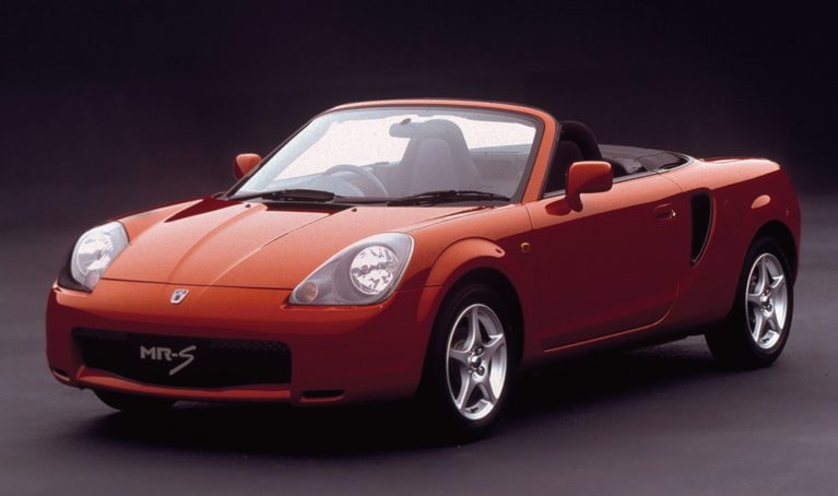3代目  MR-S（ZZW30）｜【成功と失敗の舞台裏・名車の商品企画室  No.01】ユーザーの期待に振り回され続けた、迷える〝日本初〞のミッドシップカー『トヨタMR2＆MR-S』