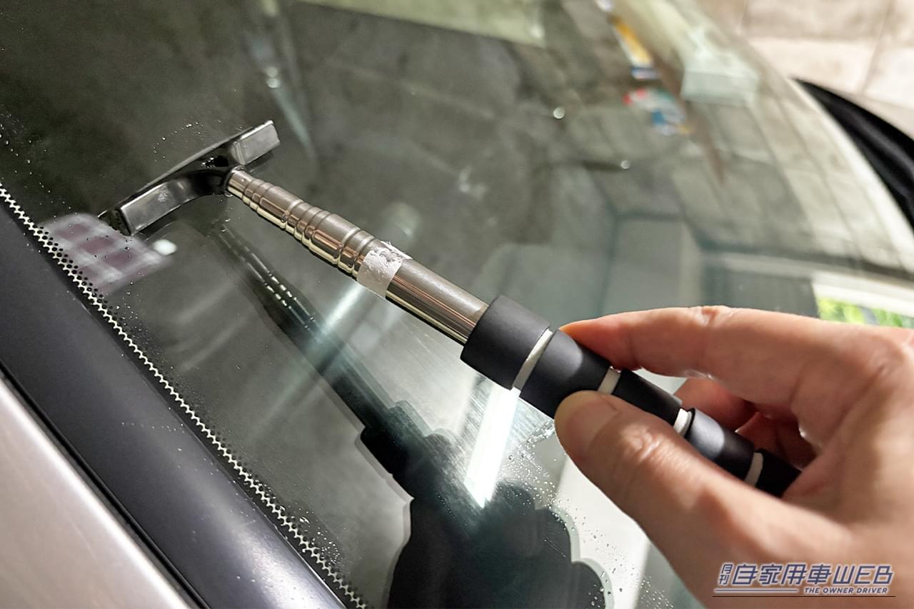｜「その手があったか…」水滴で見えない助手席側ドアミラー。運転席から一気にクリアにする方法。伸縮式ワイパーを実際に購入！ 隠れた名作カーグッズだと確信した理由