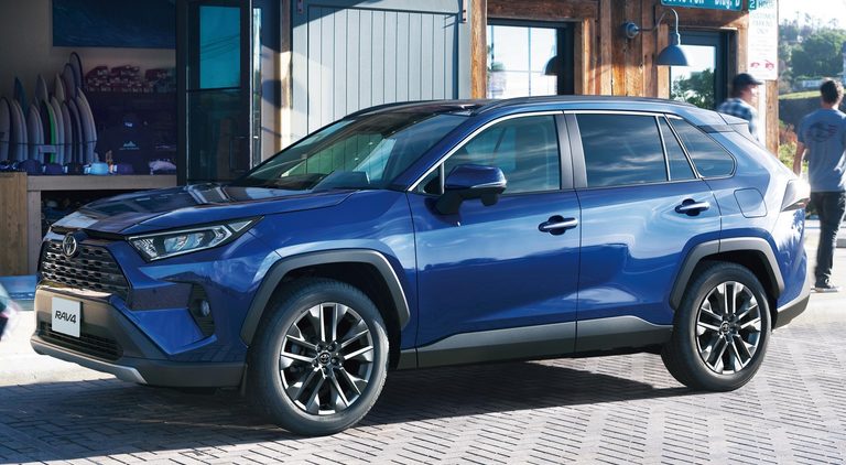 5th RAV4|「32年前、CMにキムタクを起用して大バズリ!」 “乗用車ベースのSUV”という衝撃的なコンセプトで世界の常識を覆したクルマ【トヨタ・RAV4】