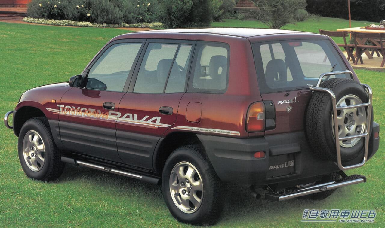 RAV4 L V(リヤビュー)|「32年前、CMにキムタクを起用して大バズリ!」 “乗用車ベースのSUV”という衝撃的なコンセプトで世界の常識を覆したクルマ【トヨタ・RAV4】