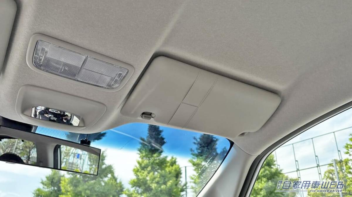 「コレ、めっちゃ頭いいわ…」クルマのサンバイザー活用法。車内で邪魔なボックスティッシュはココに収納！ あらゆる車種に装着可能！ 便利なカー用品［EXEA EE-44 ティッシュホルダー］を紹介