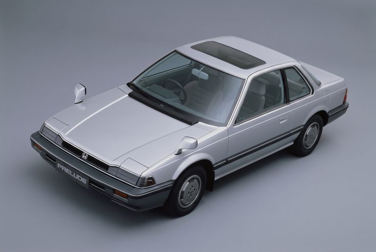 1982年に登場した、ホンダの2代目プレリュード 1.8XX｜「はっきり言ってオヤジグルマ」日本では失敗作…。地味な存在の初代モデルが、2代目でとんでもない大ヒット作に！ そして現代に復活した［ホンダ・プレリュード］の変遷をたどる