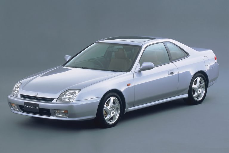 5代目ホンダ・プレリュード2.2SiR　（1996年）｜「はっきり言ってオヤジグルマ」日本では失敗作…。地味な存在の初代モデルが、2代目でとんでもない大ヒット作に！ そして現代に復活した［ホンダ・プレリュード］の変遷をたどる