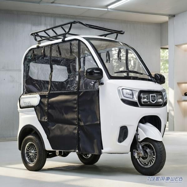 ビベル雨除けサイドカバー(マジックテープ式)￥19,500｜「これクルマ？ バイク？」88万円で3人乗り！ 普通免許で運転できてヘルメット不要の「電動トライク」ってどんな乗り物？ 最高50km/h、100V充電にも対応