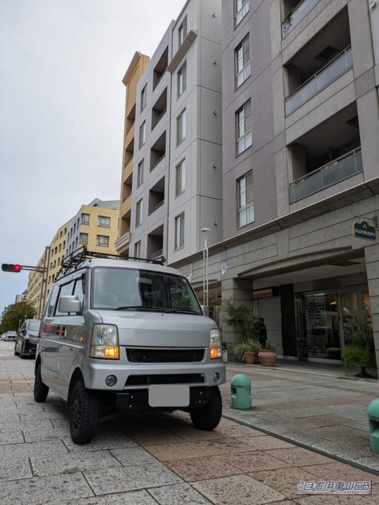 利用イメージ画像|「水害対策」を意識した“2階建て”軽バン⁉ 車内+屋根上で空間を拡張する「アゲバンGUARDIAN」車中泊&防災仕様