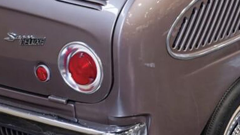 「59年前の軽自動車とは思えない…」今見てもマジでカッコいい！ 斬新なデザインと革新の技術を採用し、当時大きな話題となったスズキの名車［フロンテ360（LC10）］を紹介