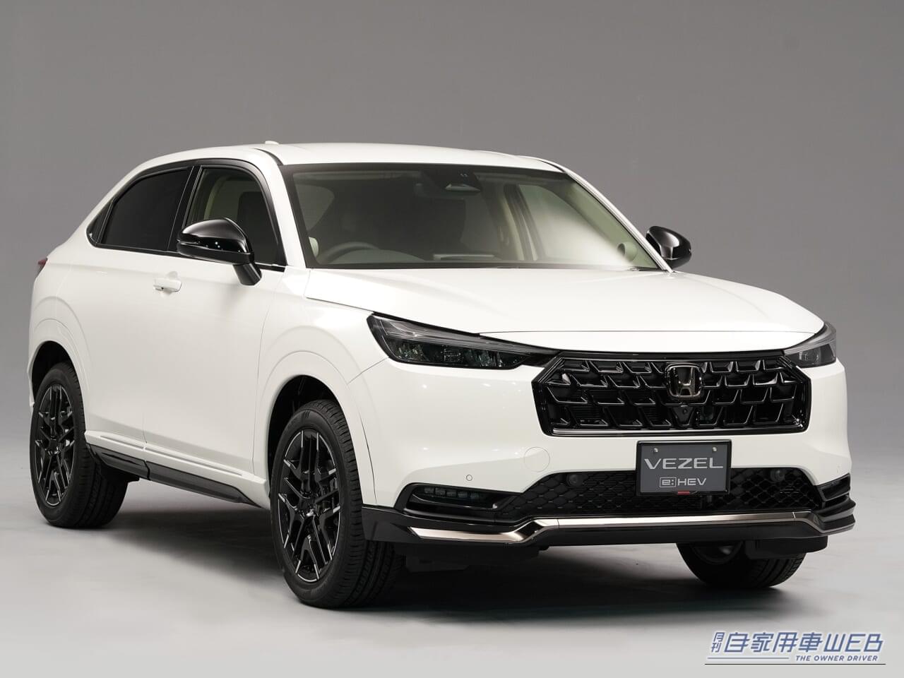 メッキの煌めきから深みのある黒へ。ホンダヴェゼルの純正パーツ「Black Sports Style」が魅せる上質でスポーティな佇まい