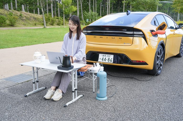 トヨタ　プリウスPHEV｜普段はEV、遠出はハイブリッド！プリウスPHEVが変える「これからのクルマ生活」【トヨタが歩む、マルチパスウェイという選択】