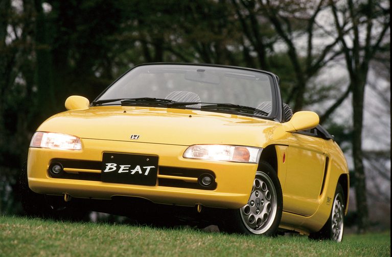 ホンダビート(フロント)|「8500回転というバイク並みの高回転エンジン」35年前に登場した軽ミッドシップスポーツはF1譲りのメカニズムだった!【ホンダ・ビート】