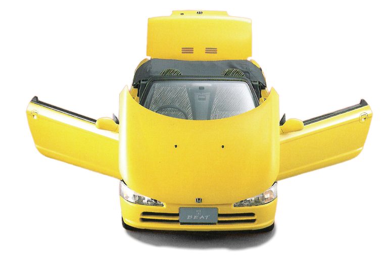 ホンダビートのフルオープン時の画像｜「8500回転というバイク並みの高回転エンジン」35年前に登場した軽ミッドシップスポーツはF1譲りのメカニズムだった！【ホンダ・ビート】
