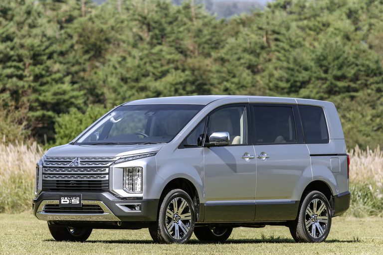 デリカD:5（2019モデル）｜「なぜ20年目が一番売れるの？」上期1万6798台で過去最高を更新！最新「デリカD:5」がベテランなのに爆売れする凄さ