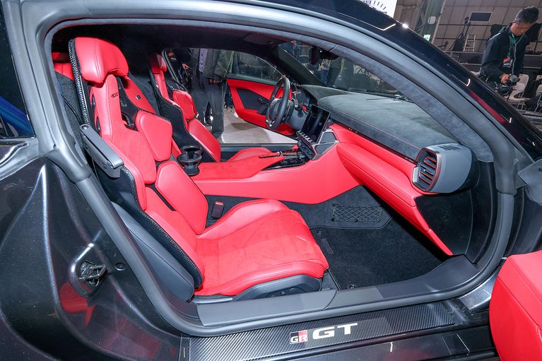 TOYOTA GR GT (PROTOTYPE)|【最新】GR GTが公道走行! 2027年登場予定の実力を解説