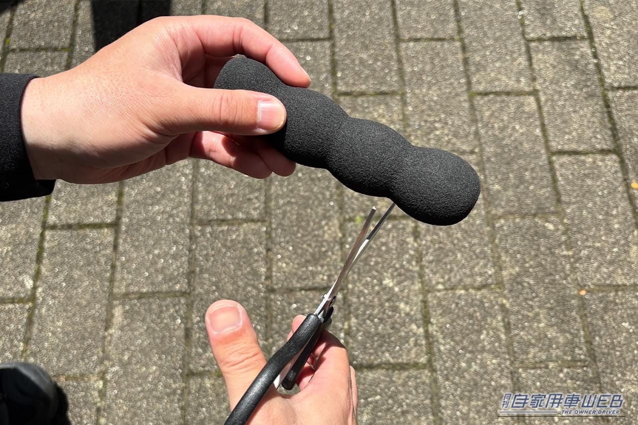 ｜「使ってみたら最高だった…」名門工具メーカーが作った意外なギア。ドアストライカーに装着するだけでOK！ 車内換気にも使える［KTC・ドアストッパー AP902A］