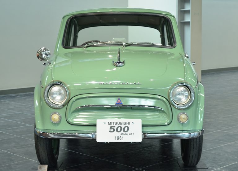 【週間ランキング】「50年前の三菱車が美しすぎる…」「家電がそのまま使える」軽キャンパーも！ 600円の便利グッズから66年前の名車まで、今週のクルマ記事TOP5（10月23日〜10月29日）
