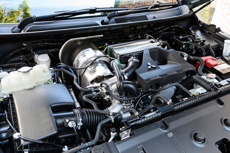 三菱　新型パジェロ｜【先行予約は5500台】新型パジェロ発売！「どこが変わった？」。ファンが気になるメカニズムと装備の進化点を解説