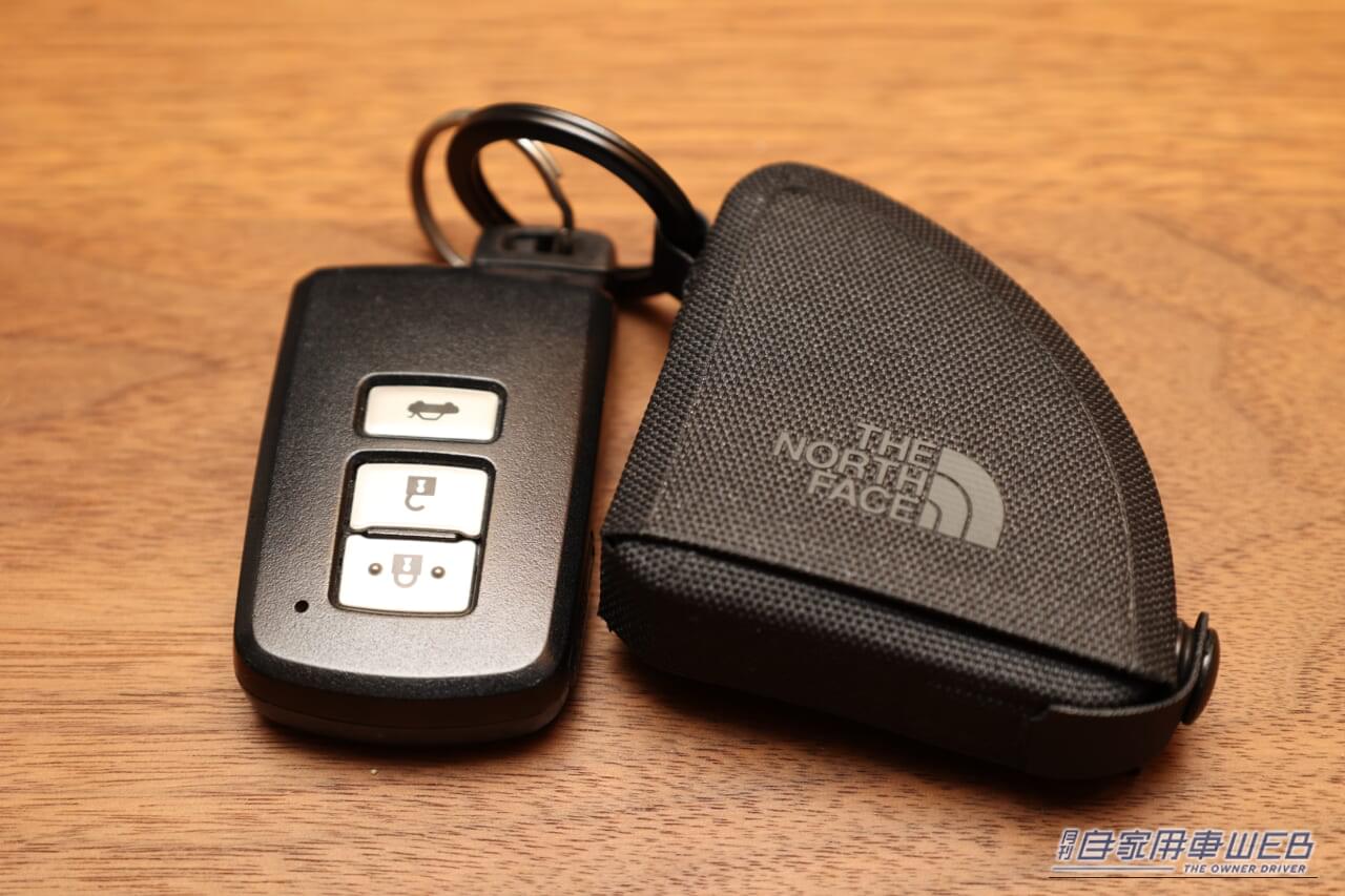 ｜「シンプルだけどよくできてる」実際に使ってみたら手放せなくなった！ キャッシュレス全盛だからこそ実は重宝する、ノースフェイスの［ランブルコインワレット］を紹介