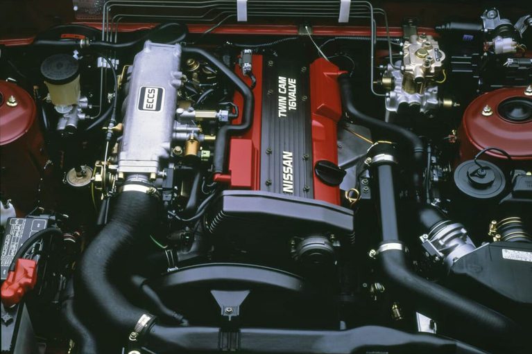 日産の、S13型シルビア 1.8 K’sのエンジンルーム｜「えっ 発売からもう38年なんだ…」見た目はナンパ・走りは本気！ 美しいデザインとプロジェクターヘッドランプが印象的な［日産・S13型シルビア］