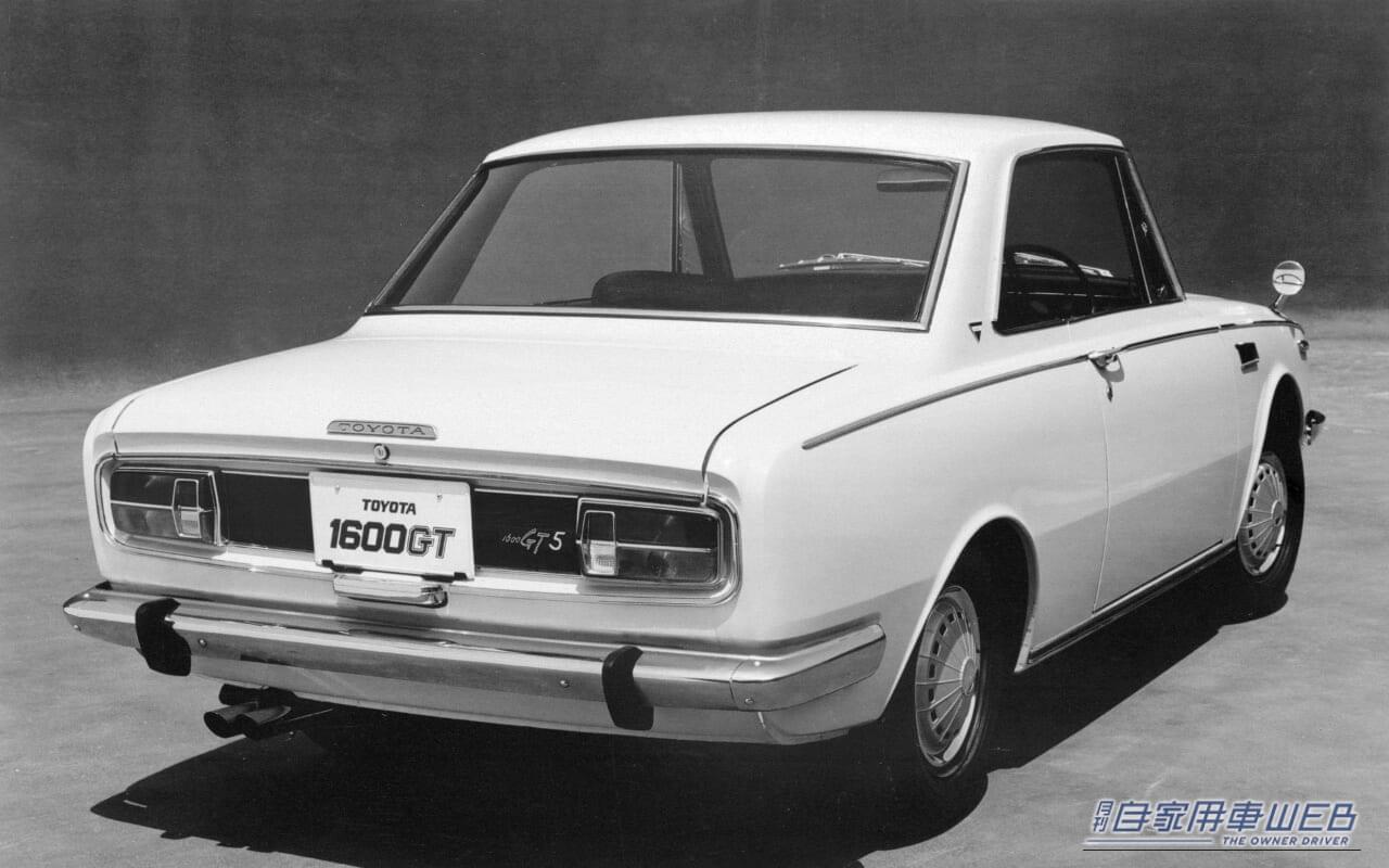 トヨタ1600GTリアビュー｜「似て非なるもの…。59年前に登場した“コロナ”の皮を被った狼」レーシングスペック・ヤマハDOHCを搭載した【トヨタ1600GT】の凄さ