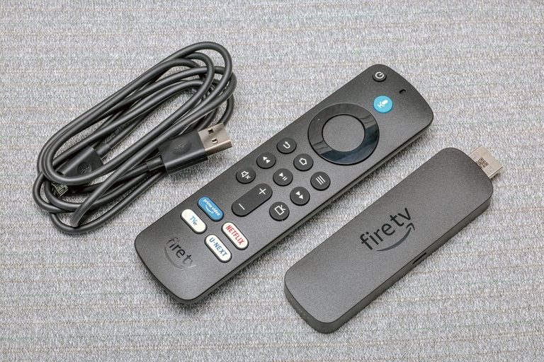 今回使用したのはAmazon Fire TV Stick｜BEVと相性抜群！　静粛性の高い車内を極上シアターに変えるデータシステム「USB KIT」