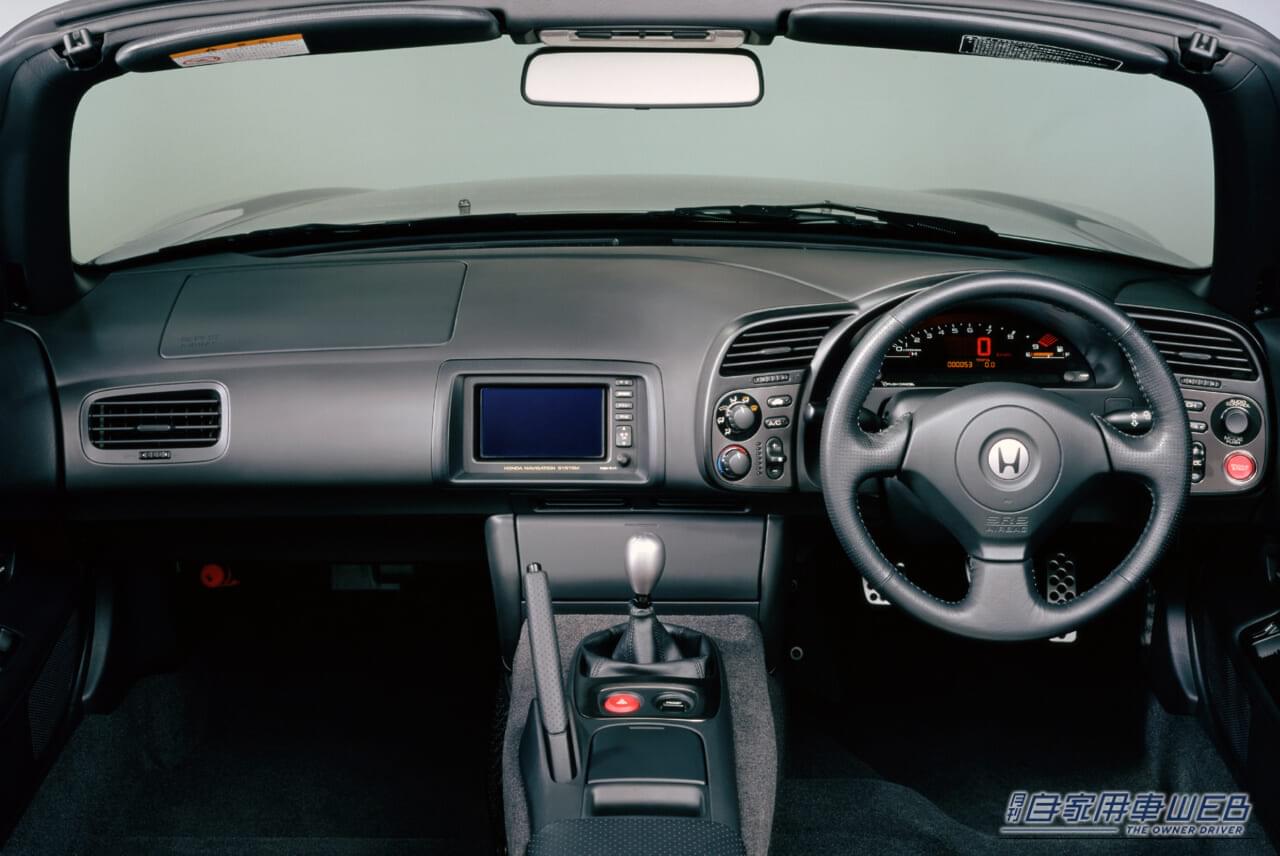 S2000の｜「正気の沙汰じゃない！ レブリミッター9000回転の咆哮」ホンダが27年前に本気で作った『公道を走るF1』、 S2000のヤバすぎる実力