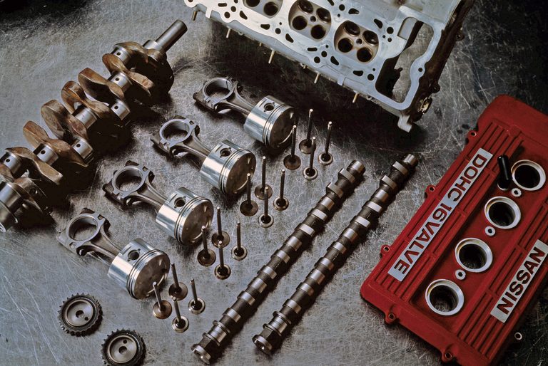 「かつて、腕利き職人のみが組み立てることができた特別なメカニズム＝DOHC」その緻密なメカニズムを量産化させた日本の生産技術の凄さ