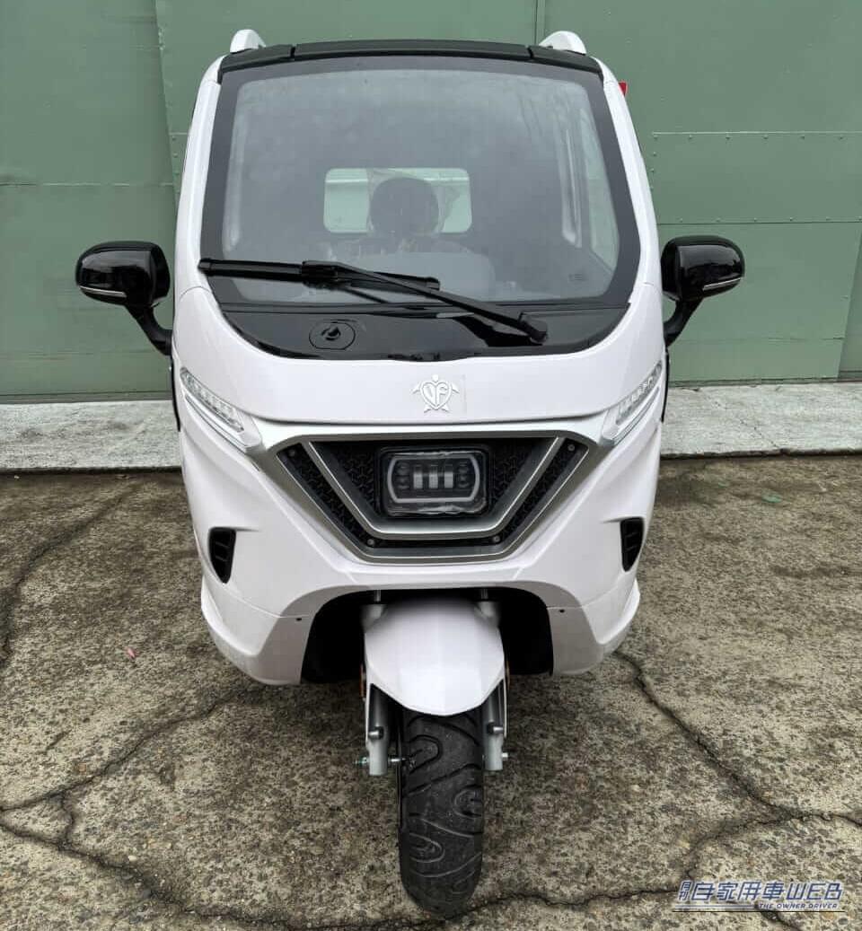 ｜「200円で150km」「3人乗り」「家庭用コンセント対応」 バイクのような見た目でクルマ級の個室感！電動トライク「URBAN TRIKER」を販売するビークルファンが名古屋に新拠点オープン