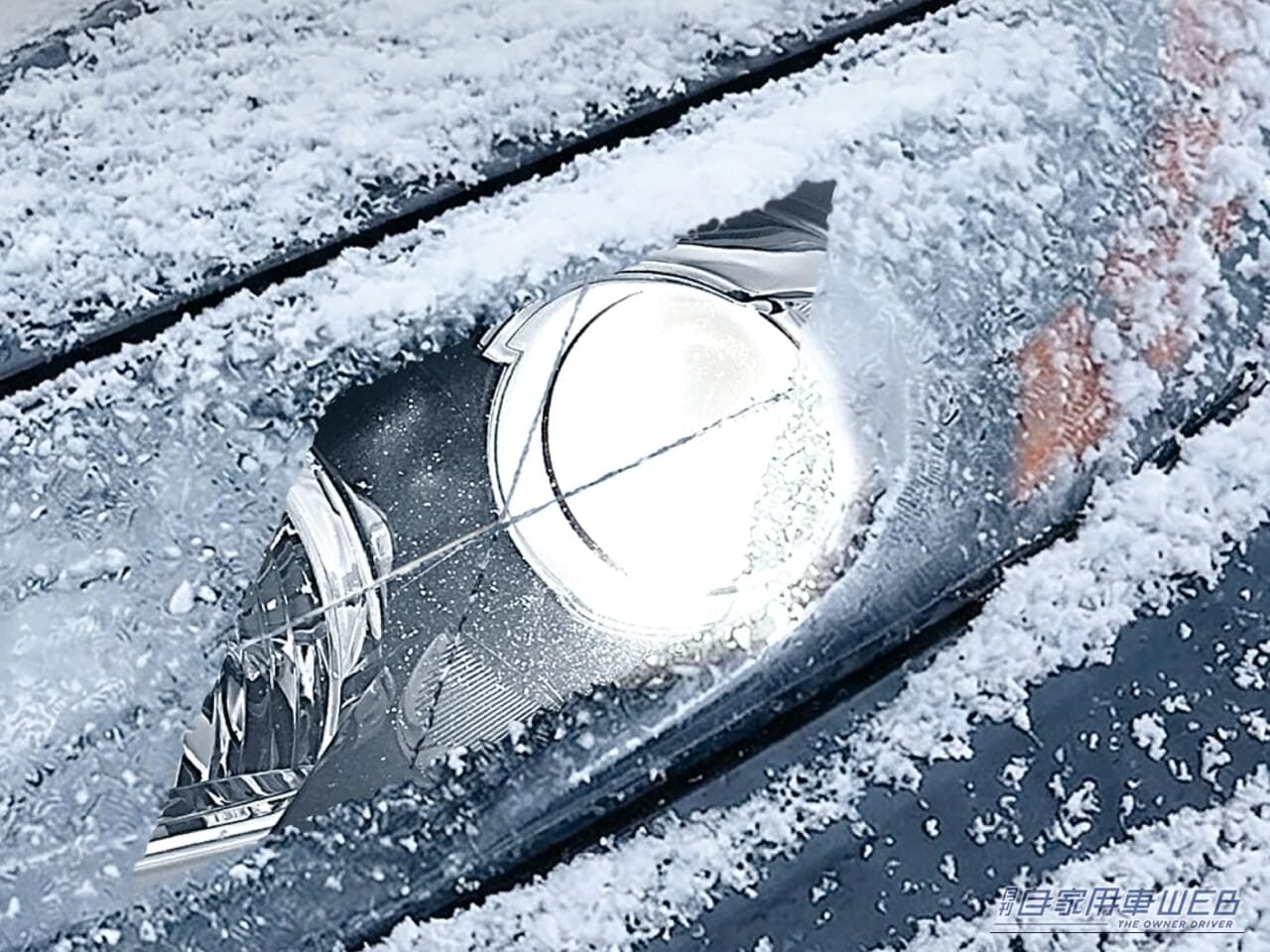 |雪道走行の恐怖「ライトの着雪」を秒で解決!電気も工具も使わないカーメイトの防雪フィルムが冬のドライブの救世主に