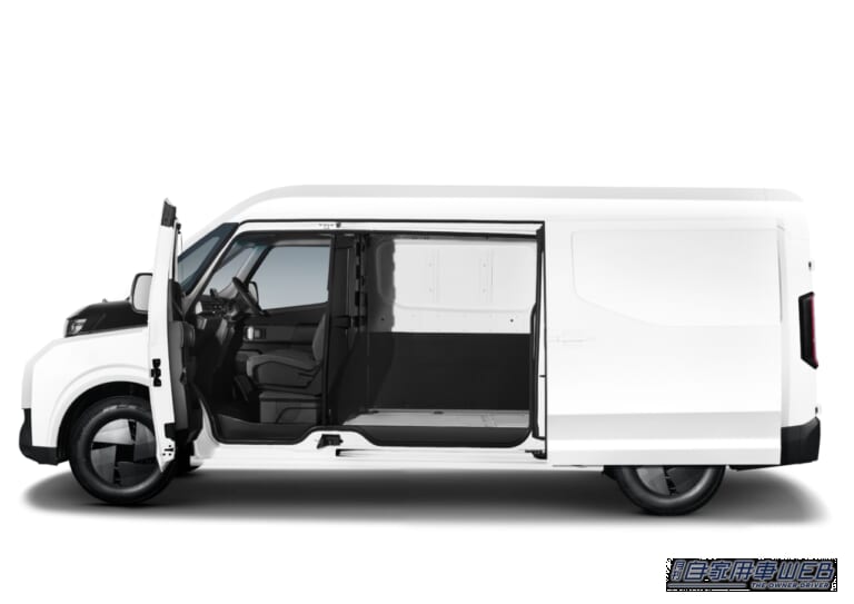F11VS「3人乗りミドルルーフ仕様」｜「1km約3円」「最大1トン積載」「服を吊せる全高2220mm」3人乗り商用EV「F11VS」に新仕様登場！最大401万2000円の補助制度も